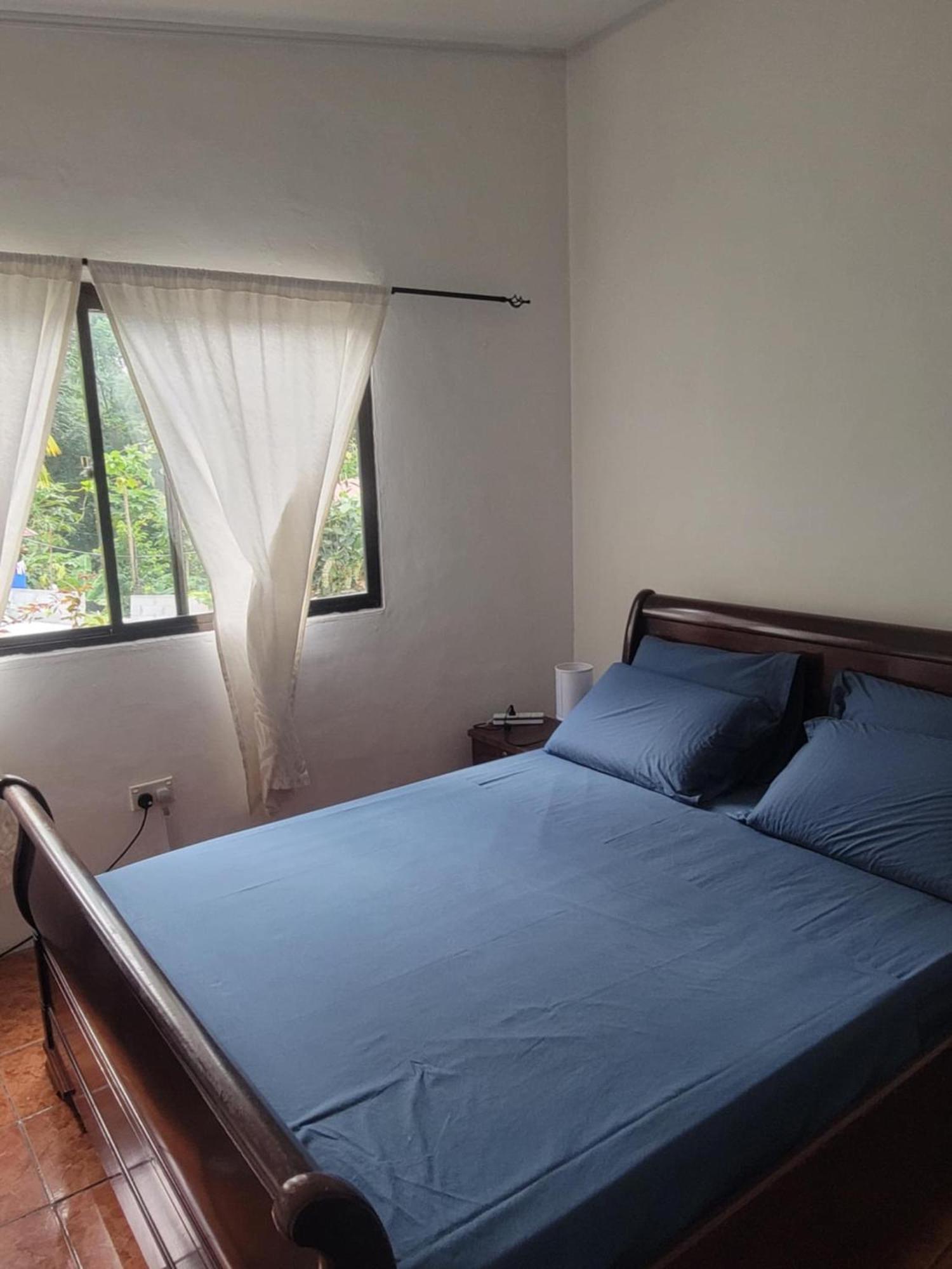 Papayas Self Catering ויקטוריה