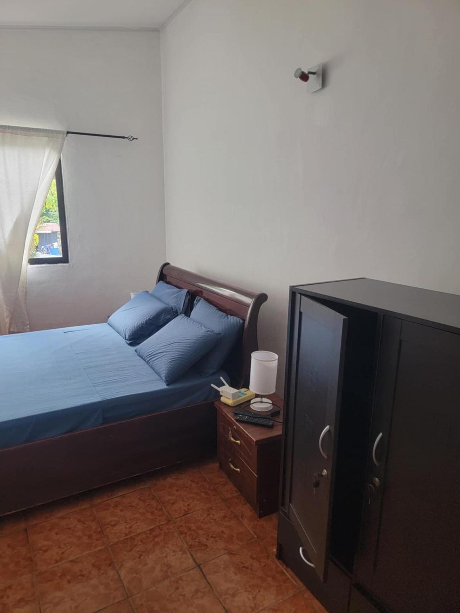 Papayas Self Catering ויקטוריה